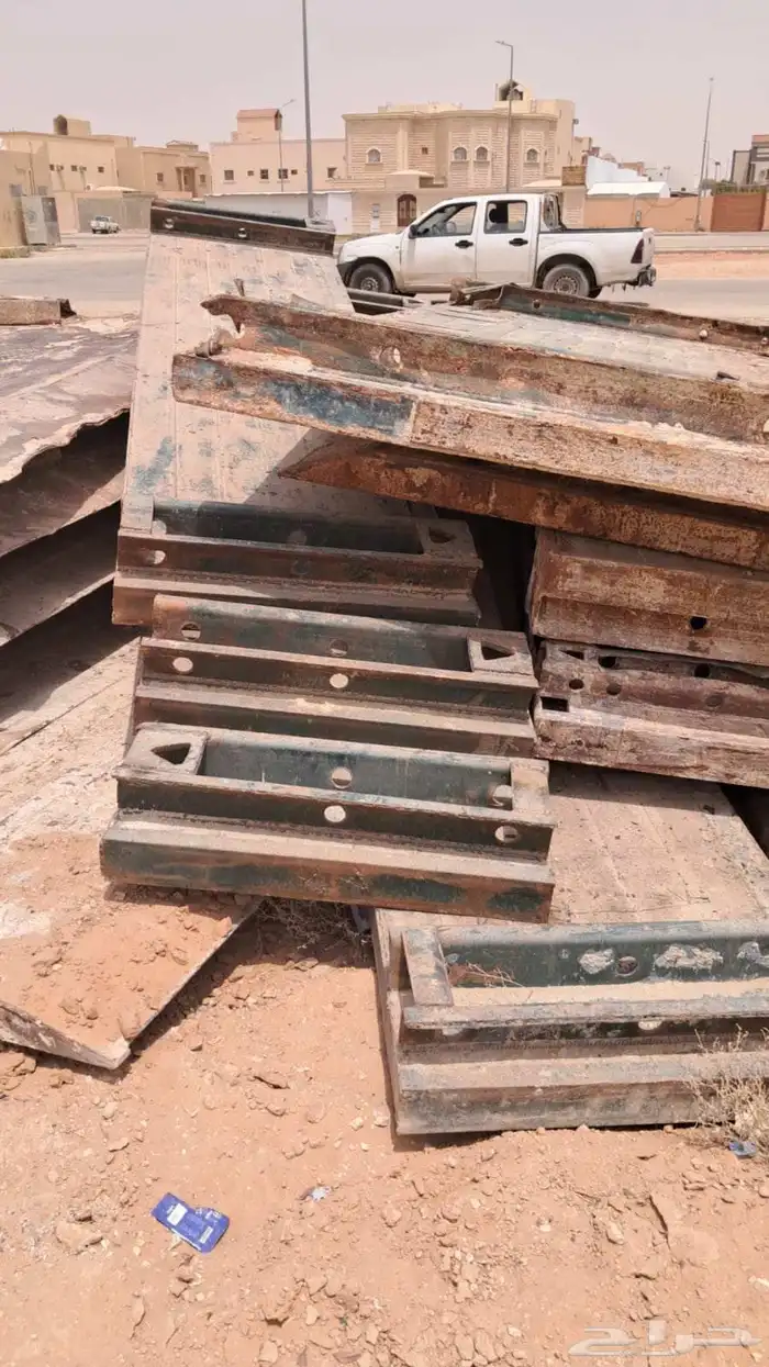 بوكسات حديد مستعمله مقاسات مختلفه بالمزاحميه 1