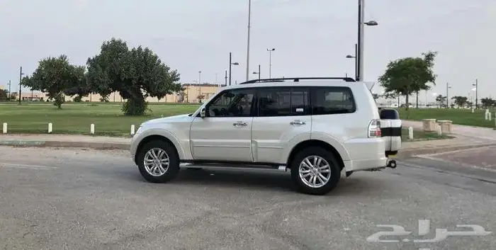 ميتسوبيشي باجيرو 2022 فل سعودي ممشي قليل مخزن 25 ألف 9