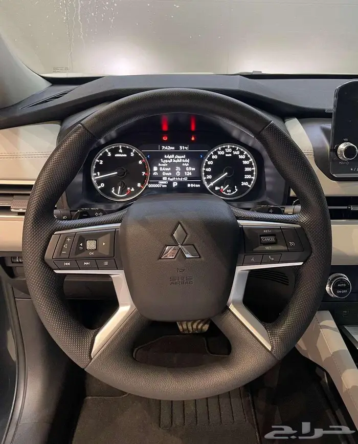 ميتسوبيشي اوتلاندر ستاندر 2025 4