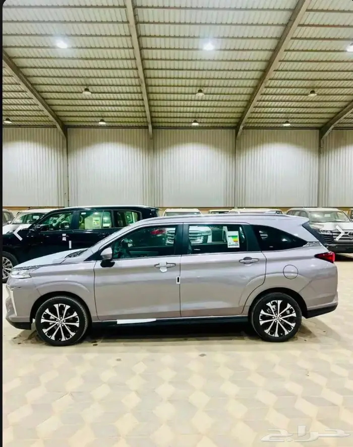 تويوتا فليوز GLX موديل 2025 بسعر مميز 3