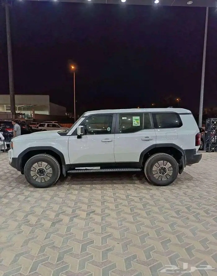 تويوتا برادو TXL1 بنزين 2025 4