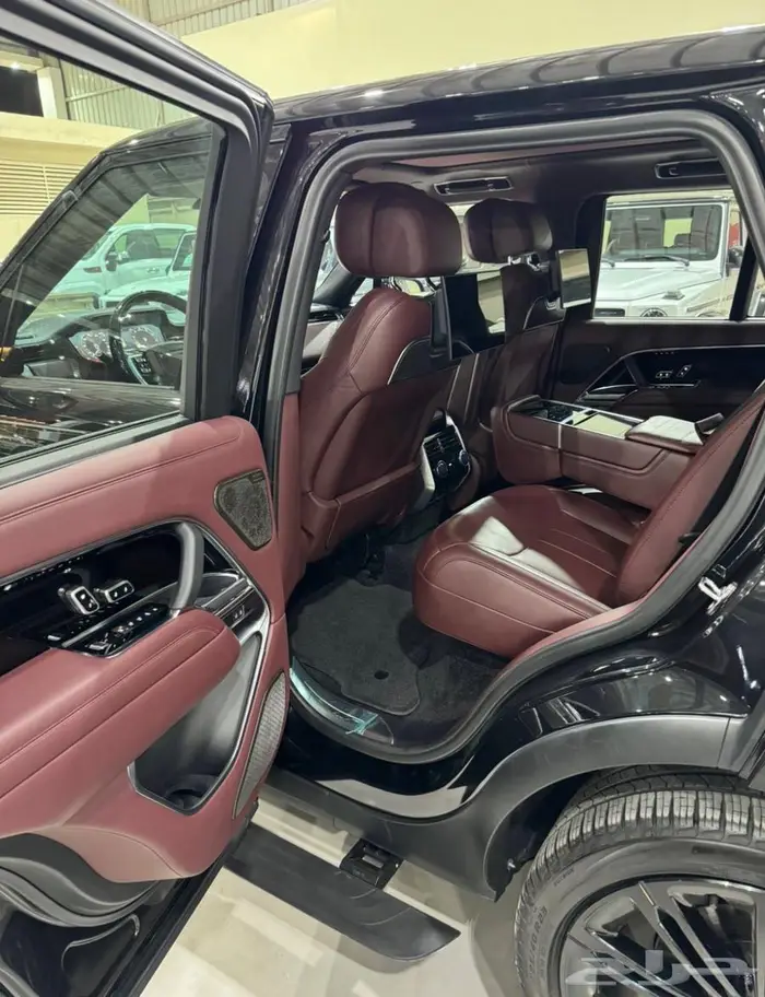 رنج روفر فوج 2024 Autobiography 6