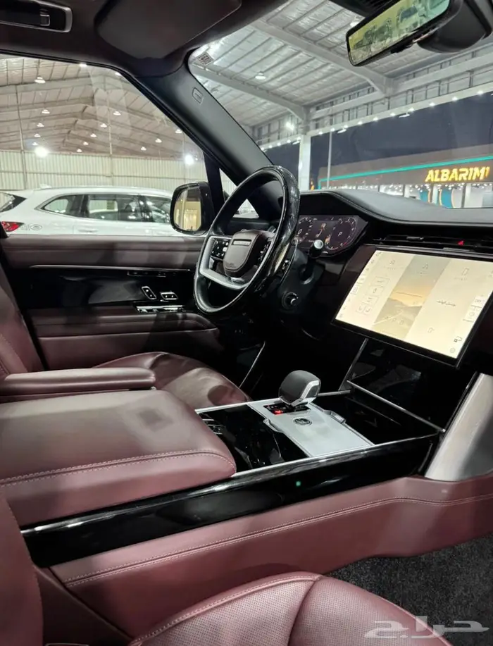 رنج روفر فوج 2024 Autobiography 7