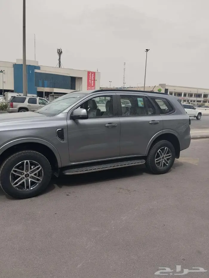 فورد ايفرست XLT نص فل وليمتيد فل كامل 2025 جميع الالوان 4