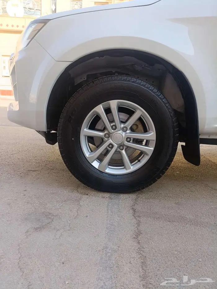 ايسوزو ديماكس الممشى قليل دبل2022 LS قير اوتماتيك بدي وكاله 9