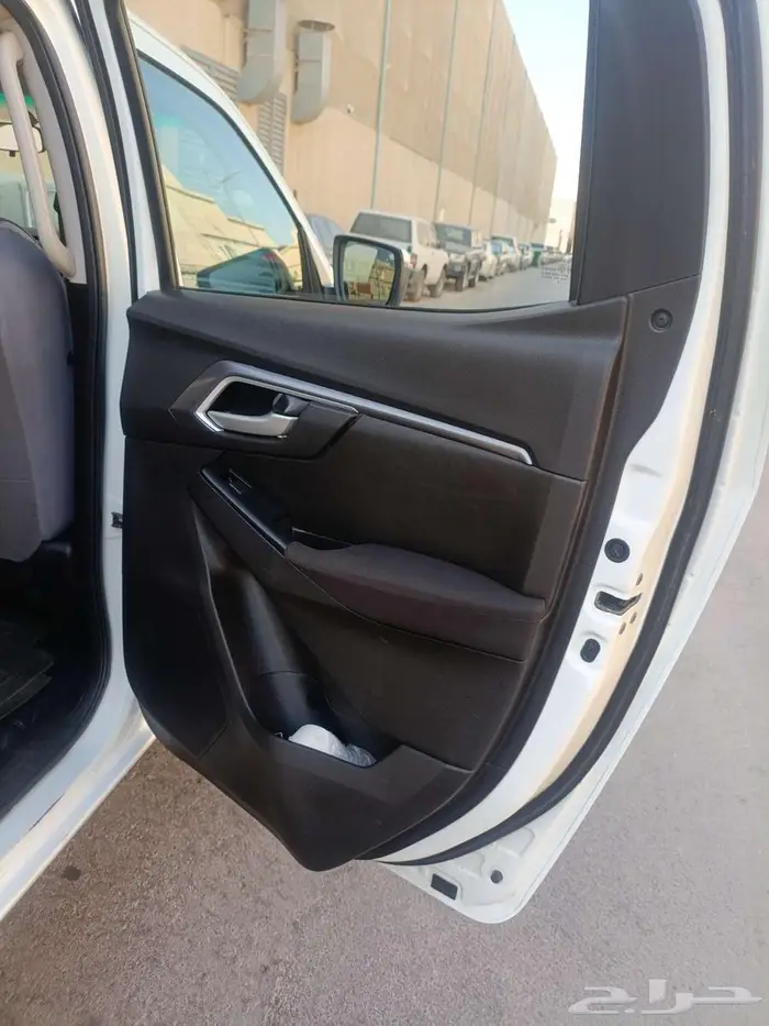 ايسوزو ديماكس الممشى قليل دبل2022 LS قير اوتماتيك بدي وكاله 25