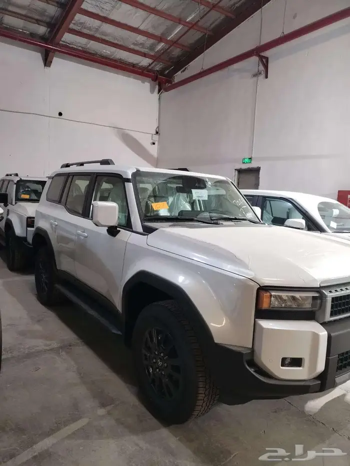 برادو تي اكس ال 3 بنزين ابيض اقل سعر بالمملكه بطاقه جمركية 1