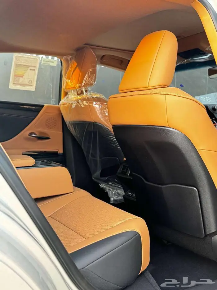 لكزس ES 250 AA 2025 لدى شركة عبدالمجيد الخضر 11