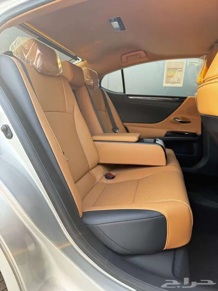 لكزس ES 250 AA 2025 لدى شركة عبدالمجيد الخضر 10