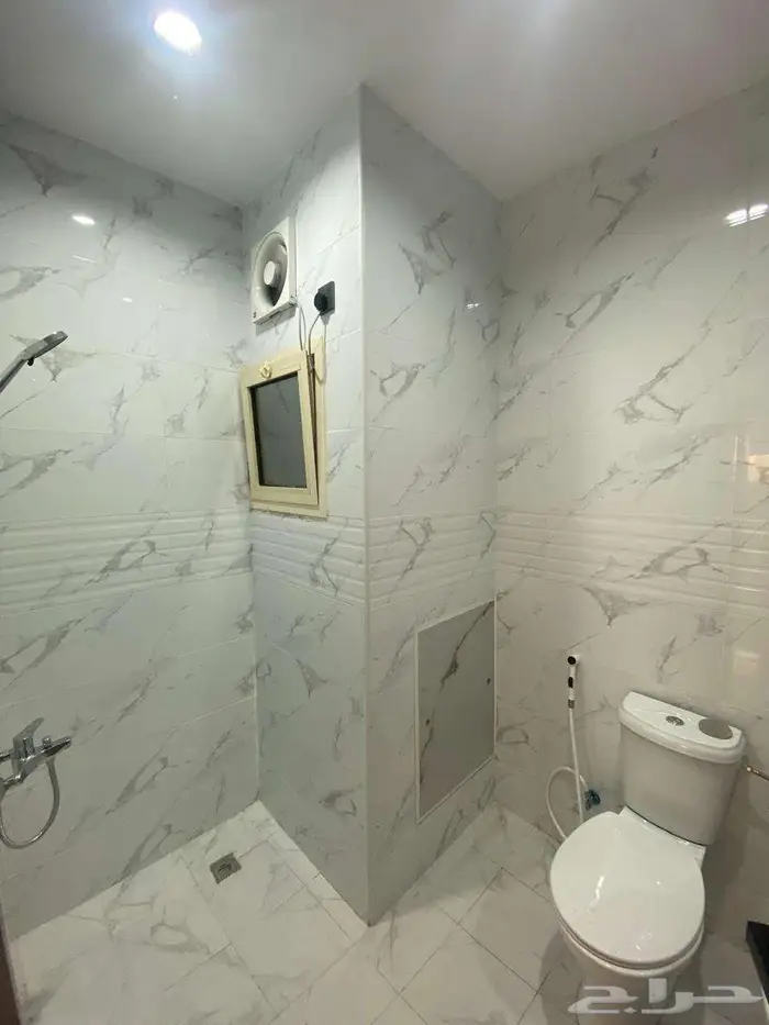 عقار رقم 170  شقق جديدة للإيجار بحي البحيرات قريب البحر 2