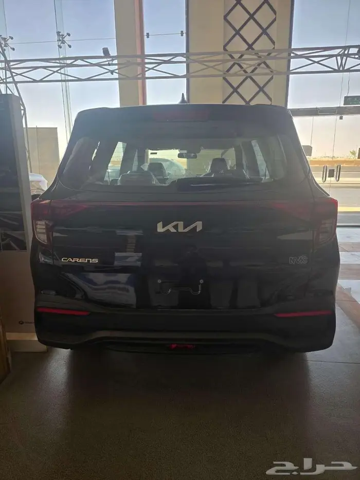 كيا كارينز ستاندر 2025 10