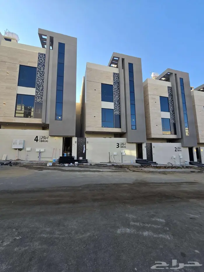 للبيع أدوار ارضيه 6غرفVIP وسط جميع الخدمات غرب الخميس570 ألف 1