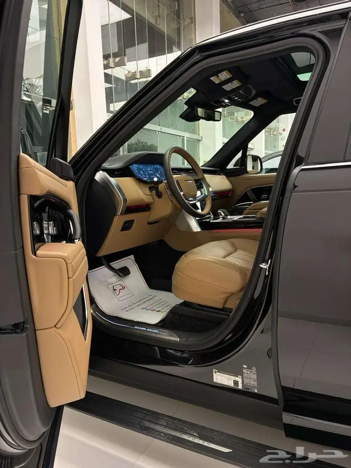 رنج روفر فوج SE موديل 2025 ب 720 ألف ريال 7