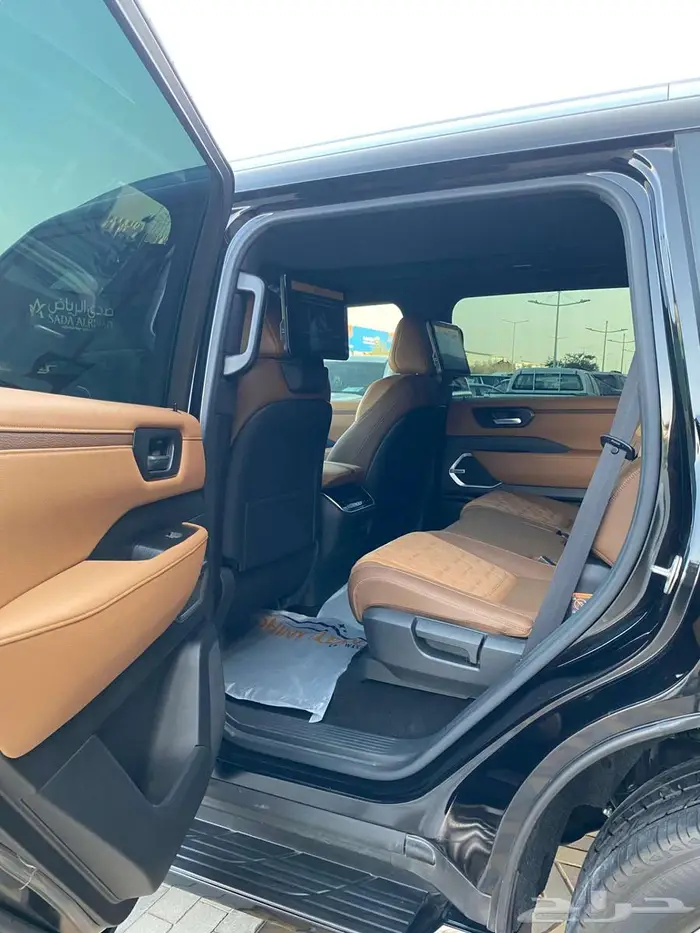 نيسان باترول موديل 2025 عداد 20 الف كم 12