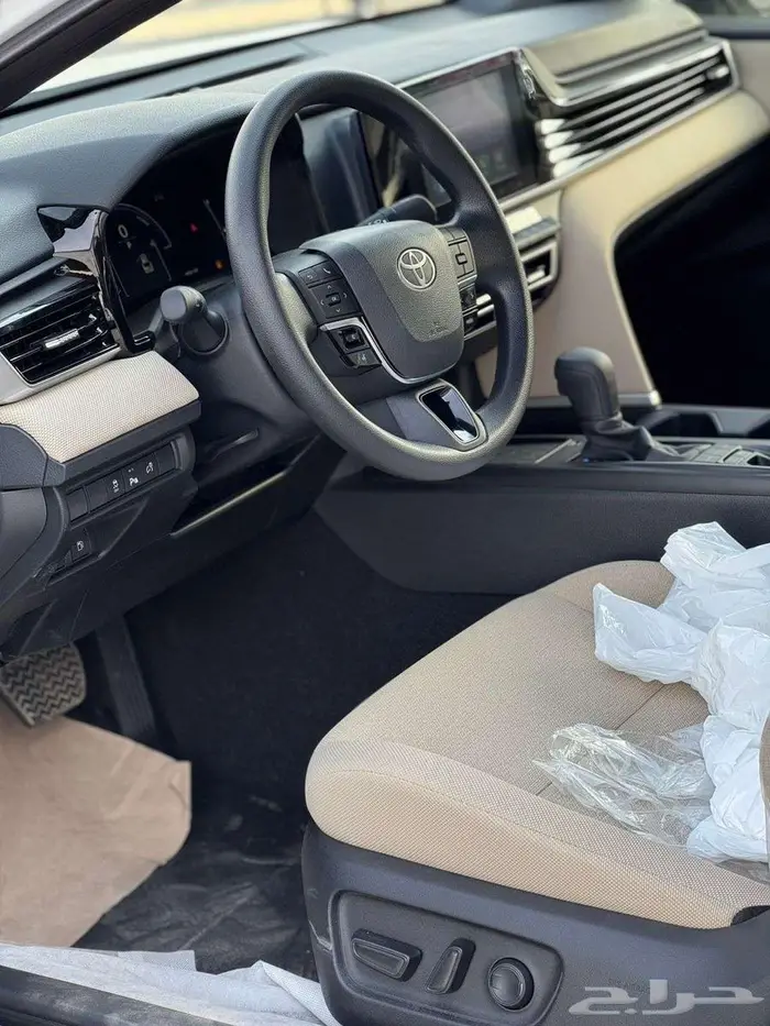 تويوتا كامري E هايبرد موديل 2025 - صادر لوحات 5