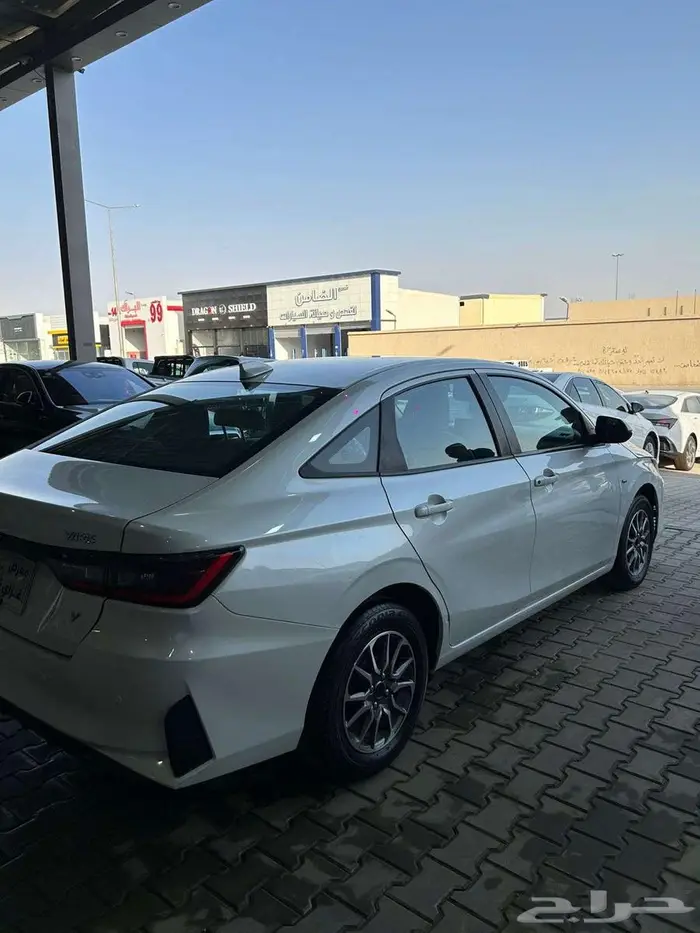 تويوتا يارس 2023 Y 4