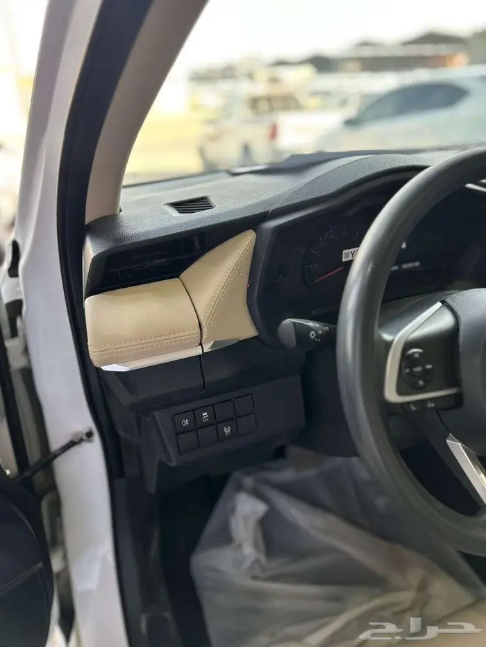 تويوتا يارس 2023 Y 7