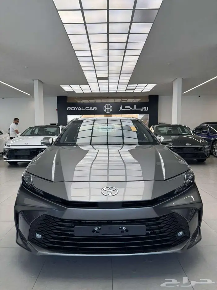 تويوتا كامري E بنزين استاندر رمادي موديل 2025 سعودي اقساط 0