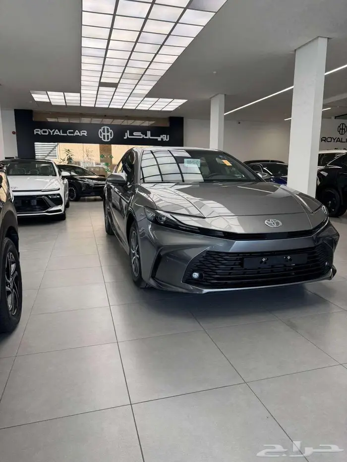 تويوتا كامري E بنزين استاندر رمادي موديل 2025 سعودي اقساط 4