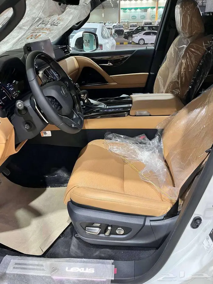 عرض خاص لكزس LX600 BB بنزين موديل 2025 سعودي بطاقه جمركيه 8