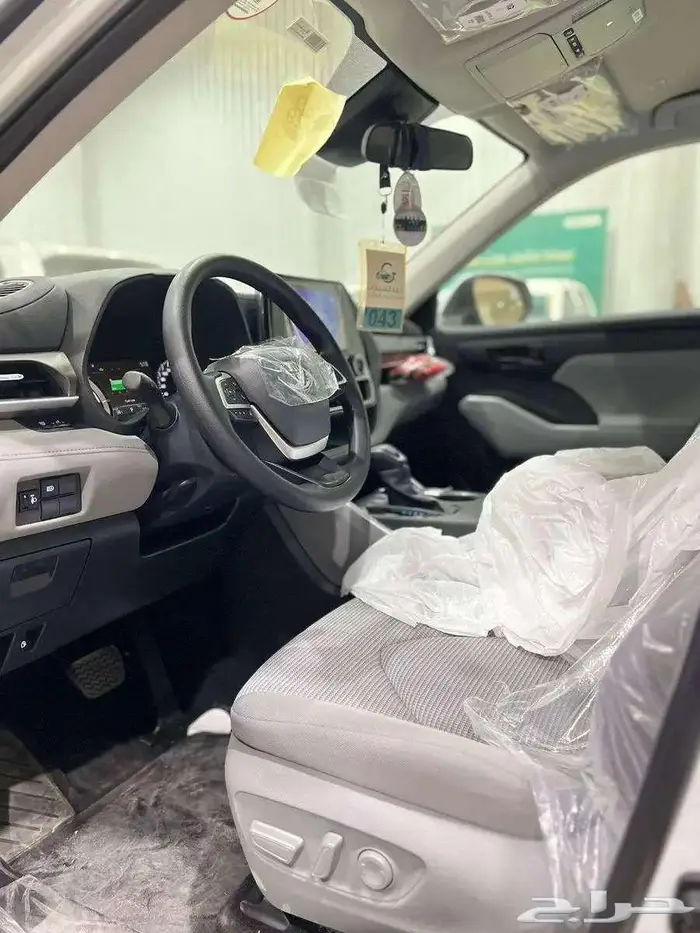 تويوتا هايلاندر ( LE ) استاندر موديل 2025 17