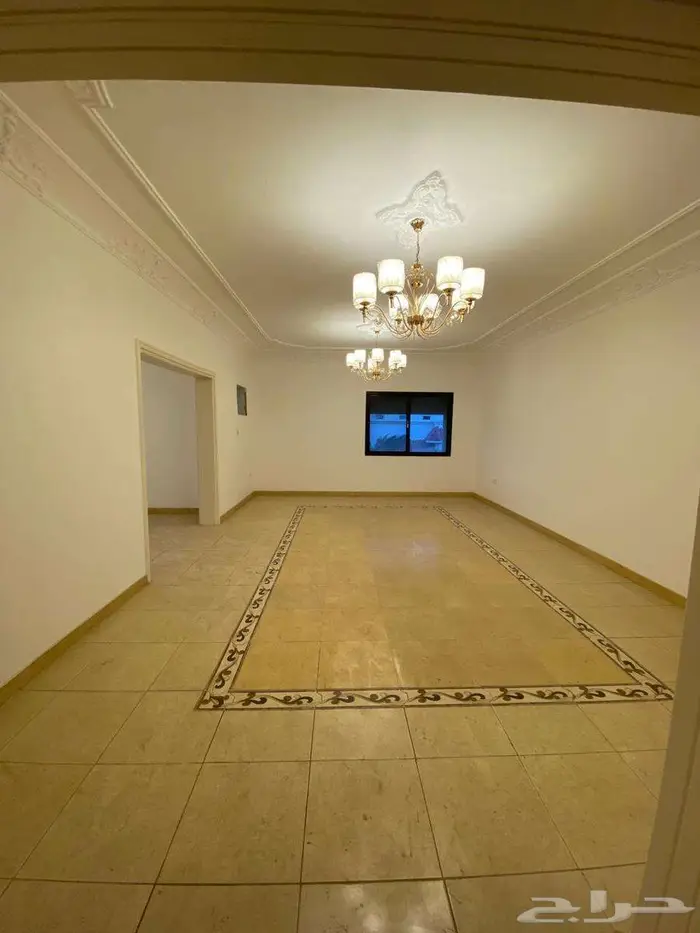 شقة للايجار مكونه من 5 غرف بحي الفيصلية خلف عزيز مول 7