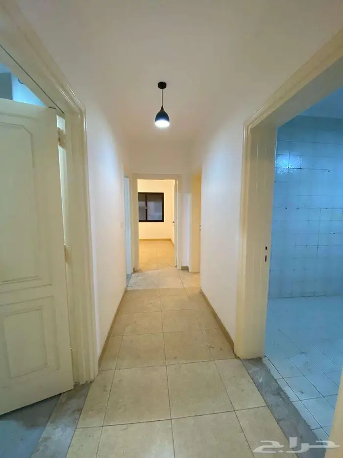 شقة للايجار مكونه من 5 غرف بحي الفيصلية خلف عزيز مول 11