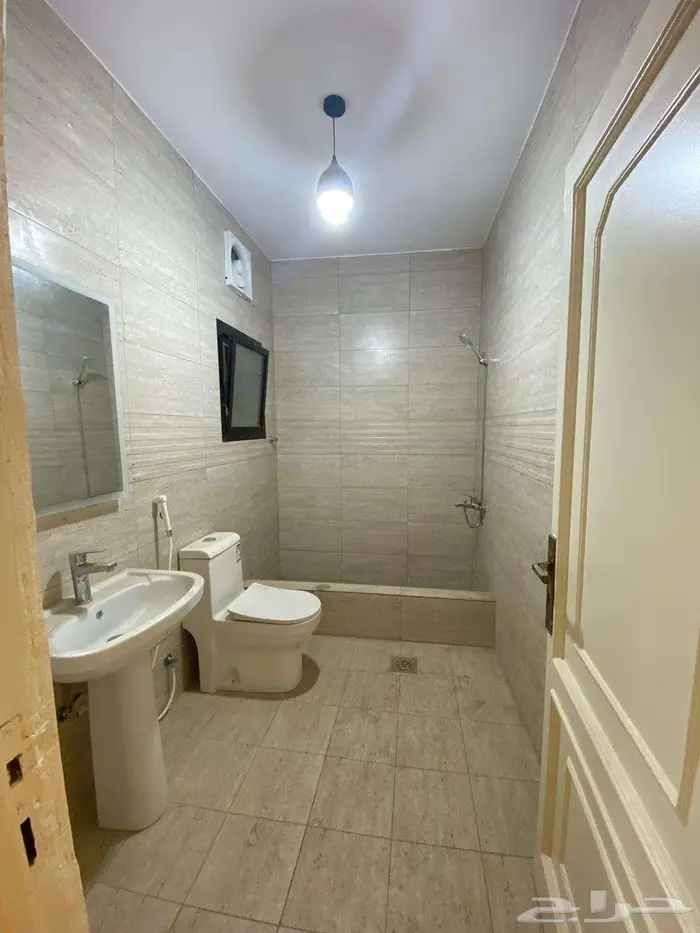 شقة للايجار مكونه من 5 غرف بحي الفيصلية خلف عزيز مول 16