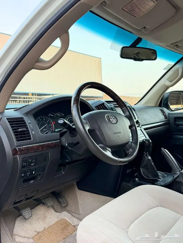 تويوتا لاندكروزر 2010 5