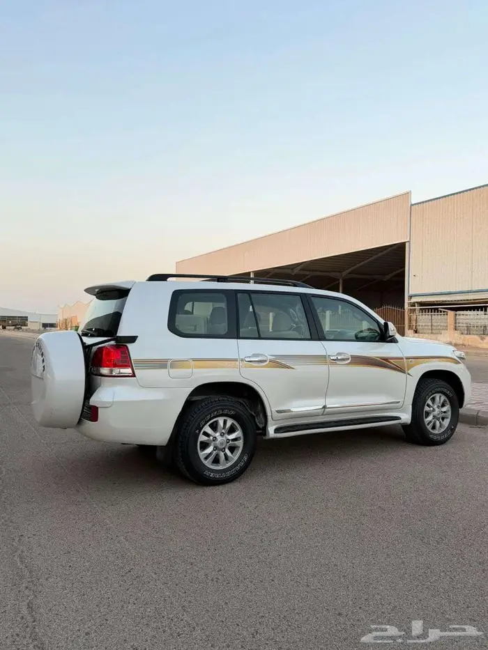 تويوتا لاندكروزر 2010 3