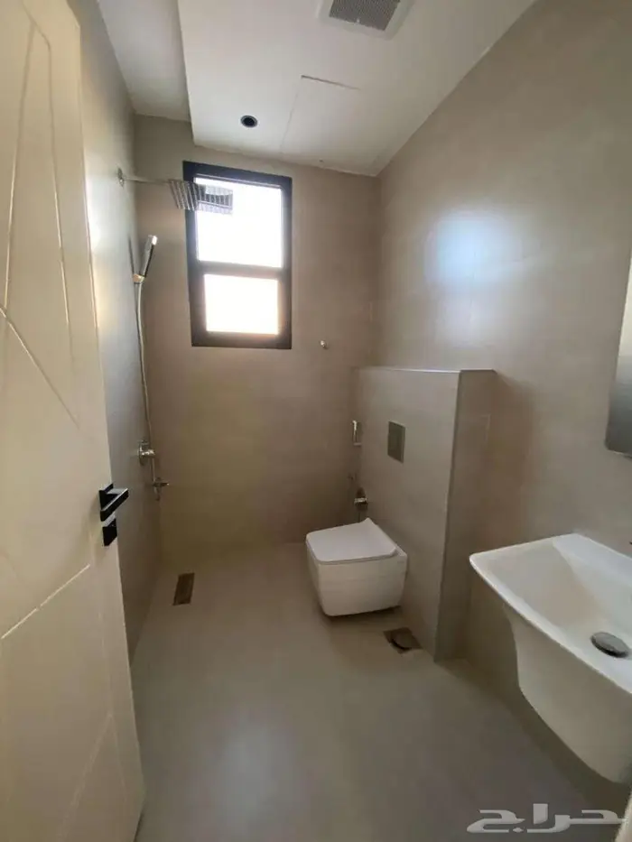 شقه للبيع بتصميم حديث في حي العوالي الرياض 10