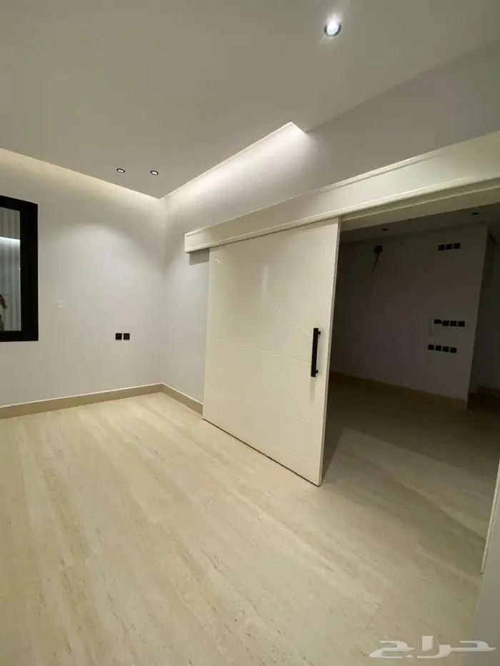 شقه للبيع بتصميم حديث في حي العوالي الرياض 15