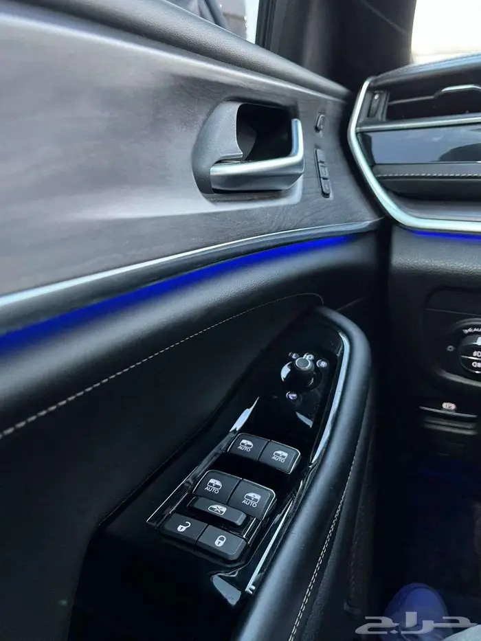 جيب جراند شيروكي 2023 فل كامل 25