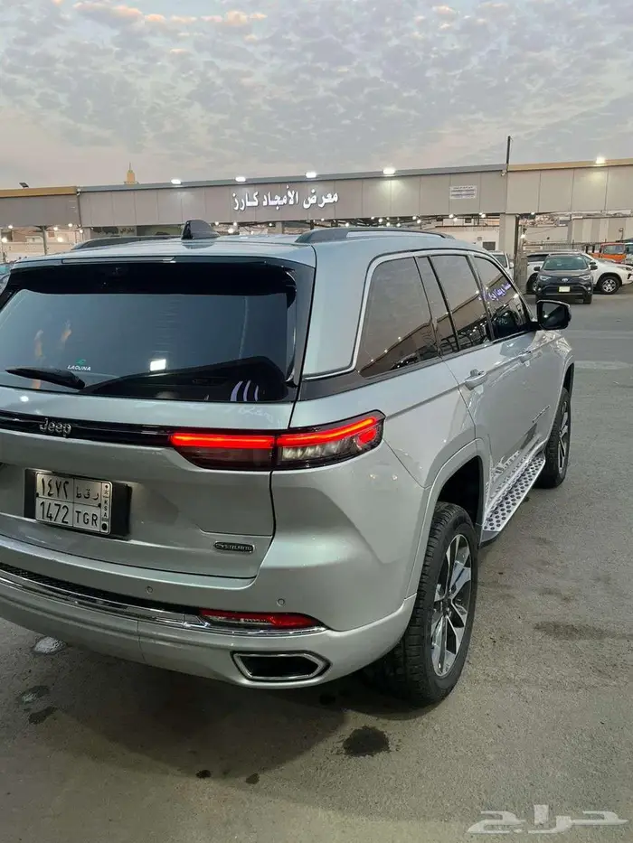 جيب جراند شيروكي 2023 فل كامل 10