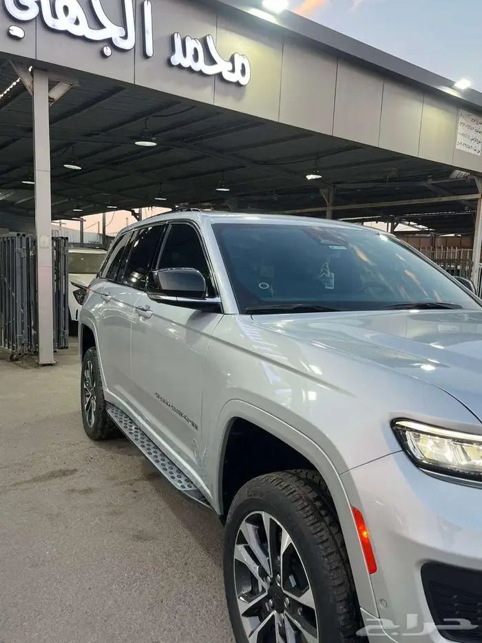 جيب جراند شيروكي 2023 فل كامل 4