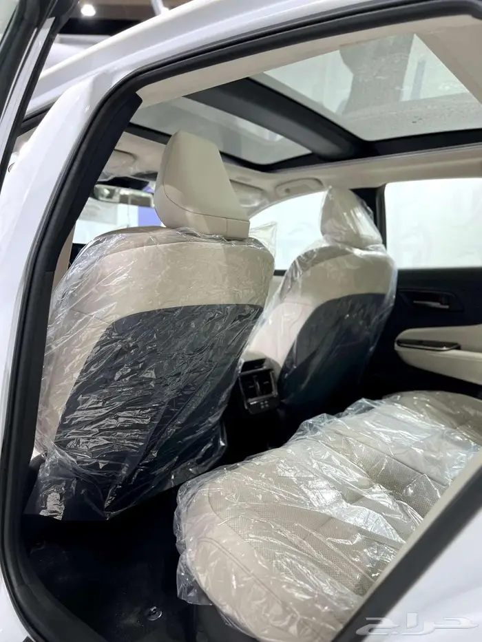 كراون 2.5 برستيج هايبرد 2026 10