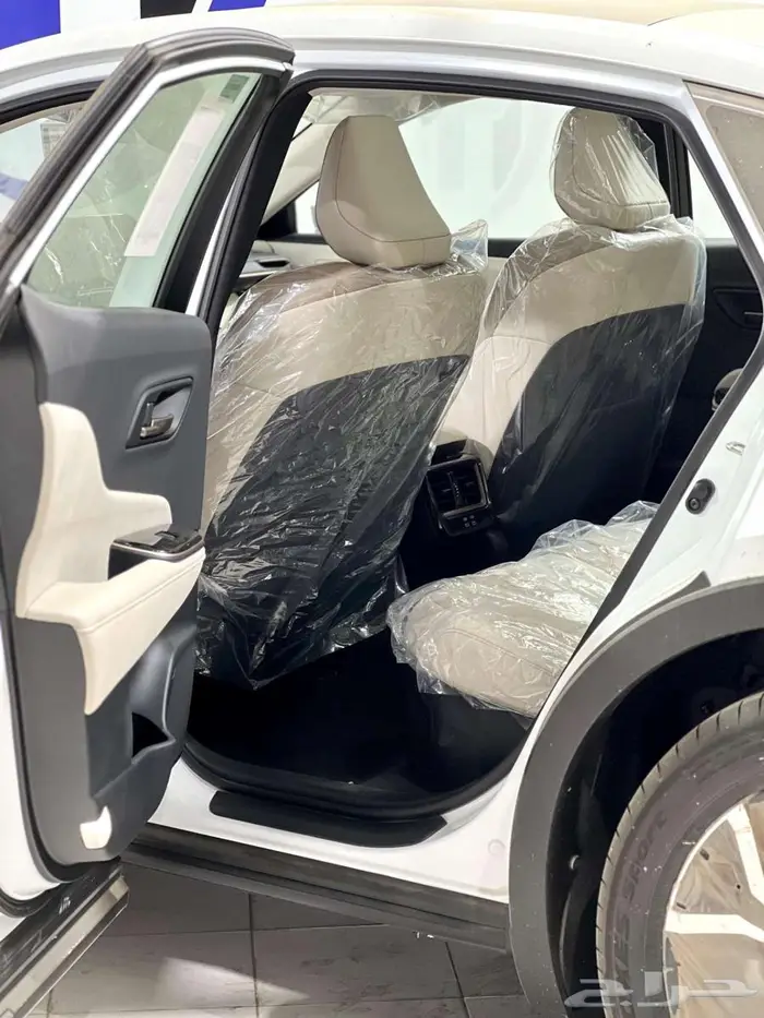 كراون 2.5 برستيج هايبرد 2026 11