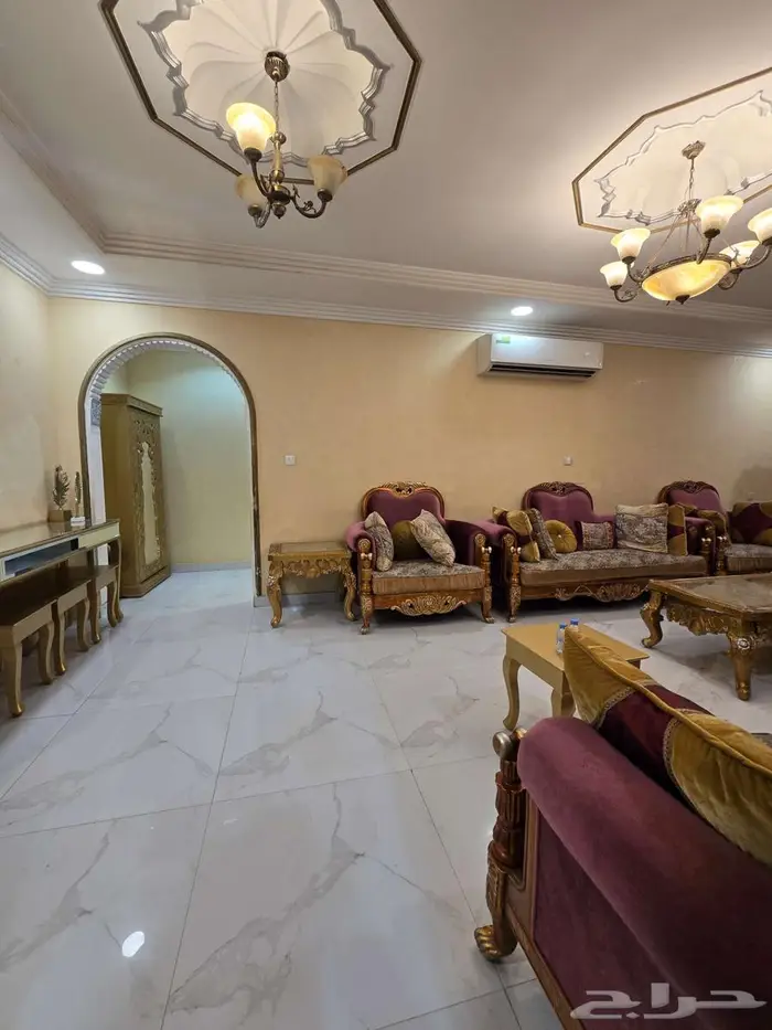 فيلا فاخرة للبيع في حي الجزيرة 38