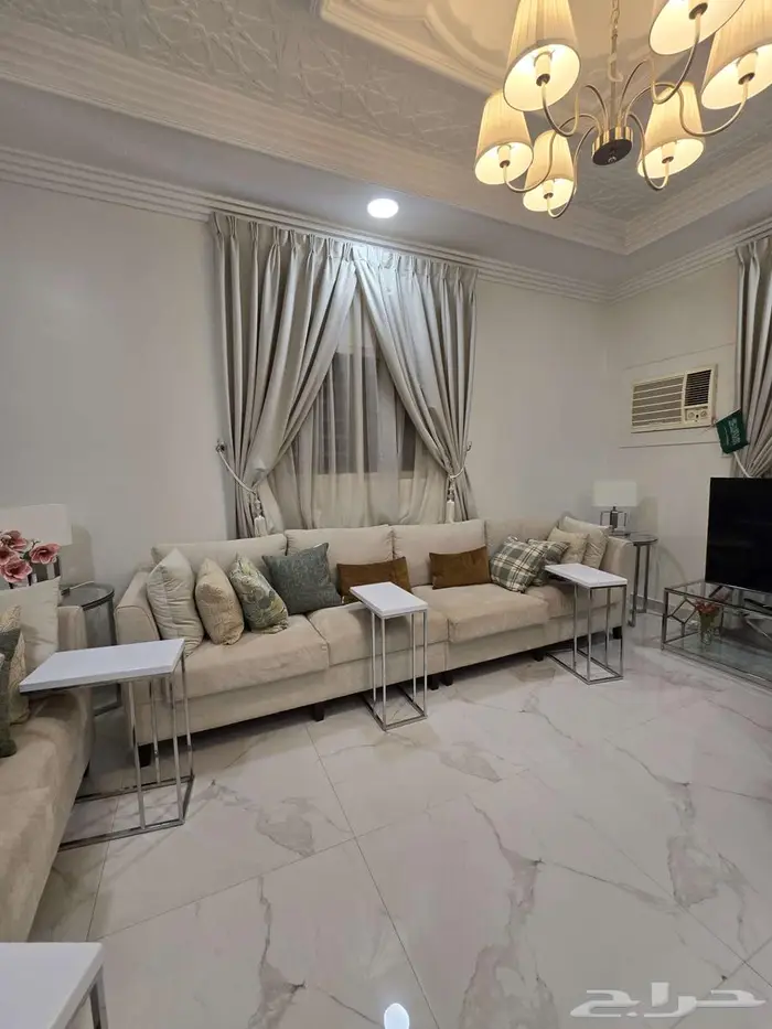 فيلا فاخرة للبيع في حي الجزيرة 29