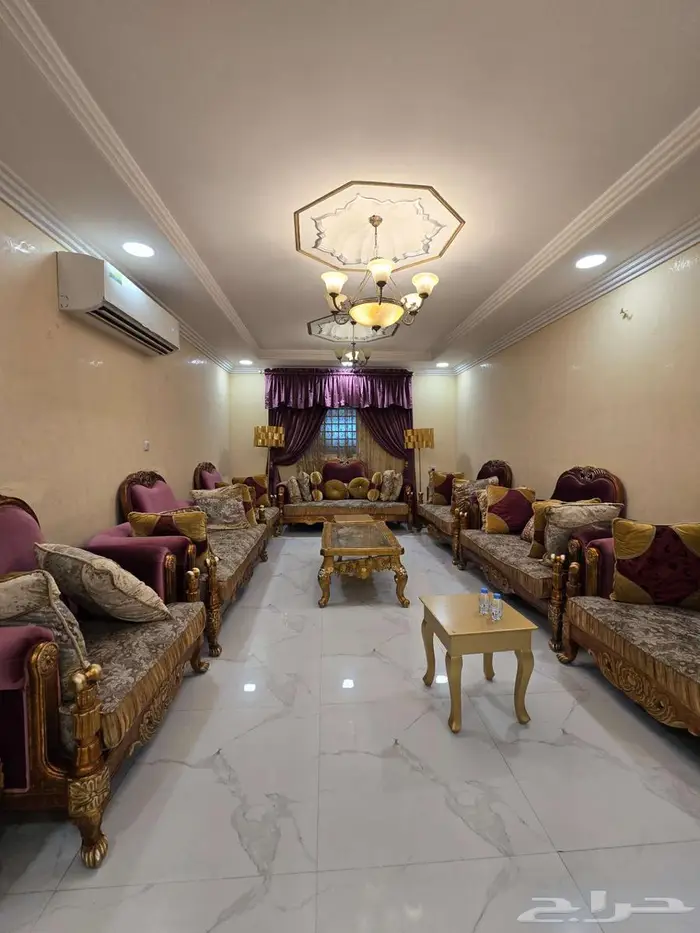 فيلا فاخرة للبيع في حي الجزيرة 34