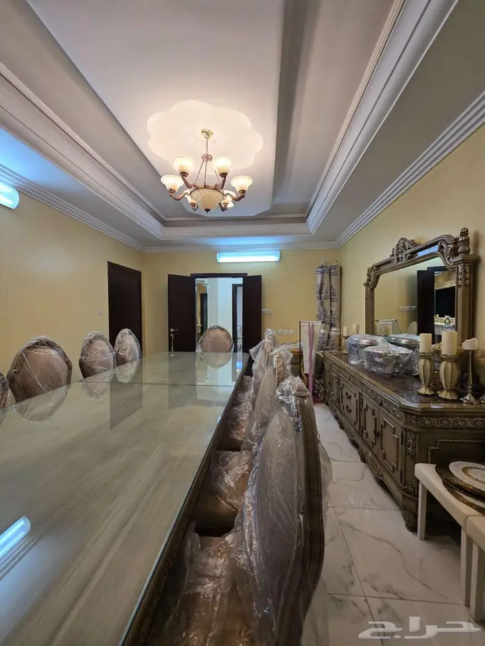 فيلا فاخرة للبيع في حي الجزيرة 14