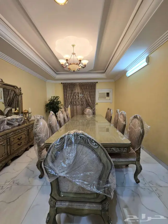 فيلا فاخرة للبيع في حي الجزيرة 12