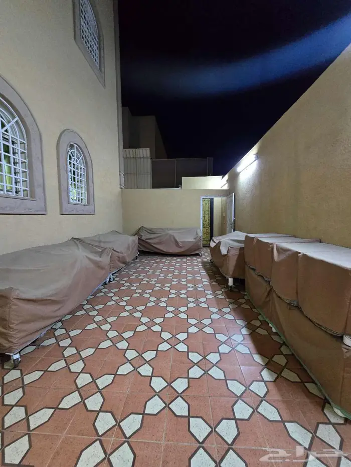 فيلا فاخرة للبيع في حي الجزيرة 41