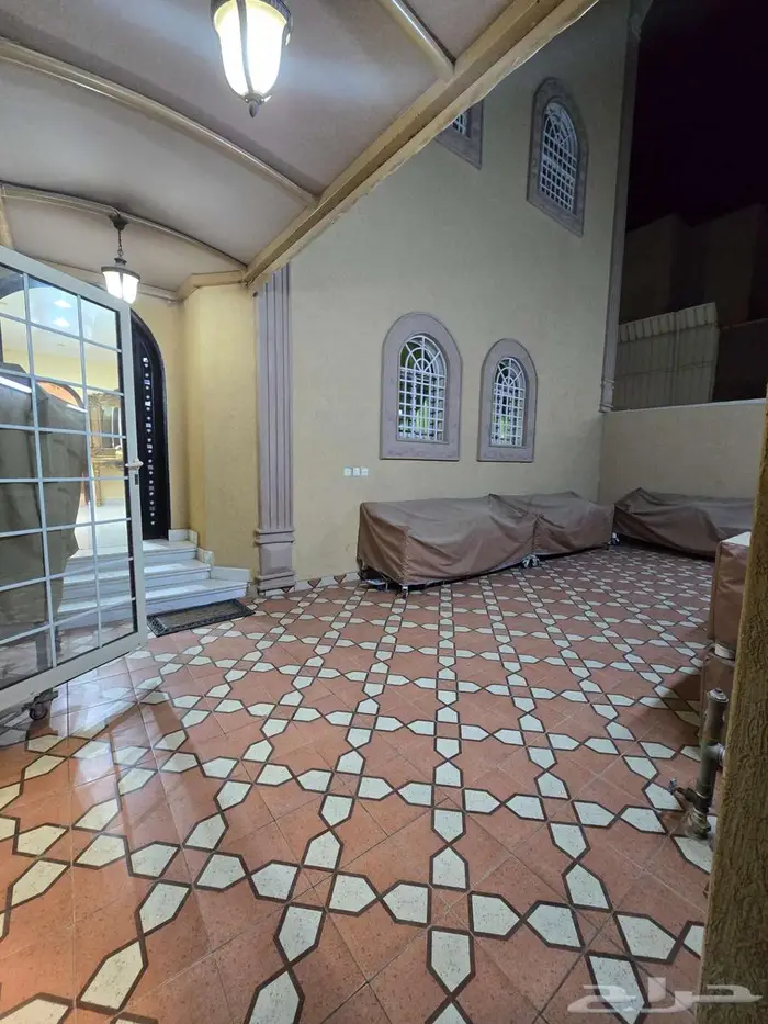 فيلا فاخرة للبيع في حي الجزيرة 40