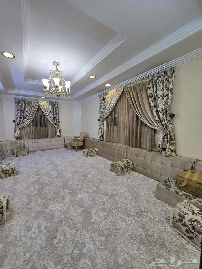 فيلا فاخرة للبيع في حي الجزيرة 45