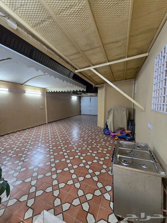 فيلا فاخرة للبيع في حي الجزيرة 47