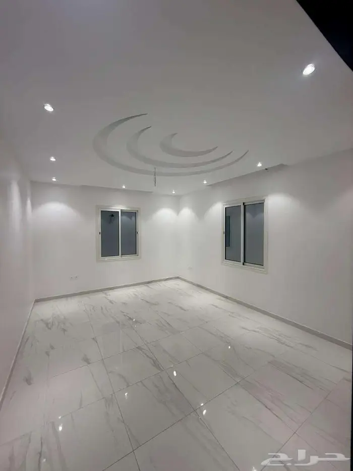 شقة للإيجار في حي الصواري - 5 غرف - تشطيب جديد سوبر الترا 5