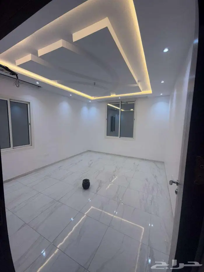 شقة للإيجار في حي الصواري - 5 غرف - تشطيب جديد سوبر الترا 7