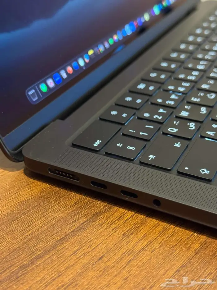 للبيع  MacBook Pro 14-inch M4 أسود الفلكي Space Black 2