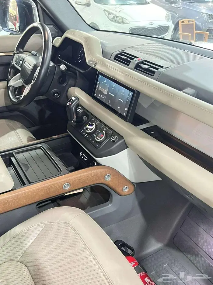 رنج روفر ديفندر 110 2020 HSE P400 ( الوكيل الناغي ) 6